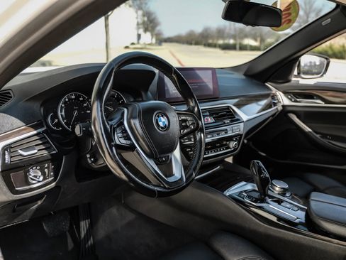 Used 2019 BMW 530i xDrive w/ Convenience Package image 12