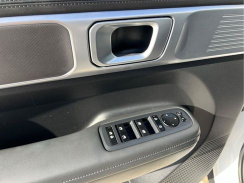 Used 2025 Hyundai Santa Fe SEL FWD image 25