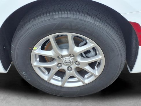 New 2026 Chrysler Pacifica Select image 7