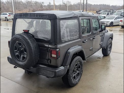 Used 2019 Jeep Wrangler Unlimited Sport image 7