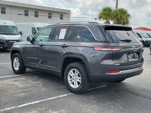 Used 2024 Jeep Grand Cherokee Laredo RWD image 6
