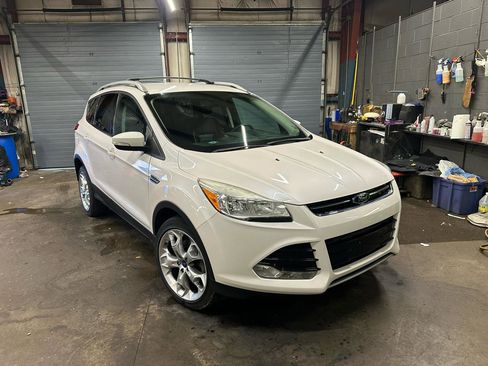 Used 2014 Ford Escape Titanium image 4
