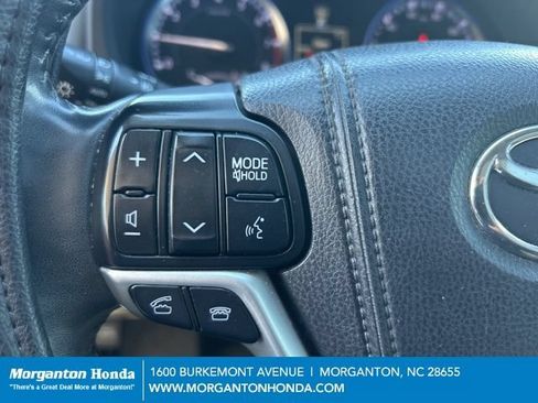 Used 2015 Toyota Highlander Limited Platinum AWD/4WD image 18