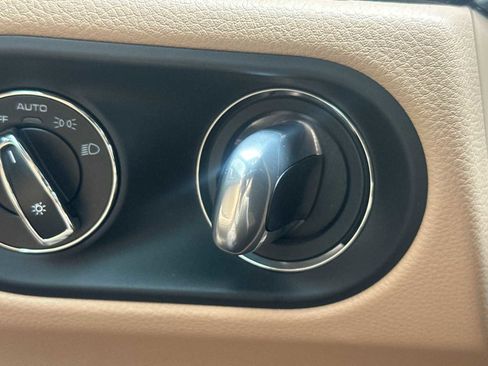 Certified 2025 Porsche Macan S image 23