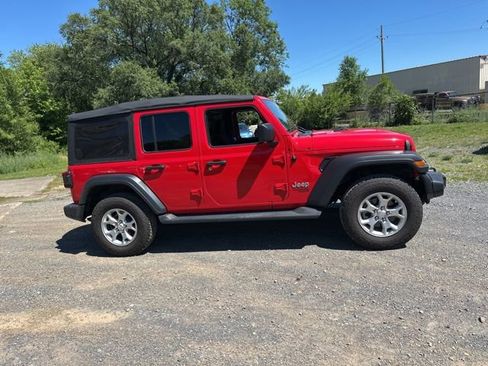 Used 2018 Jeep Wrangler Unlimited Sport S AWD/4WD image 2