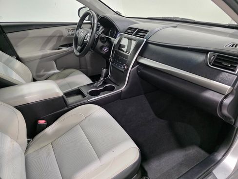 Used 2017 Toyota Camry SE image 24