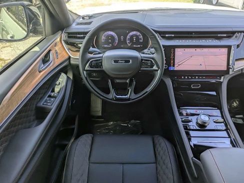 New 2026 Jeep Grand Cherokee L Summit w/ Advanced Protech Group IV AWD/4WD image 18