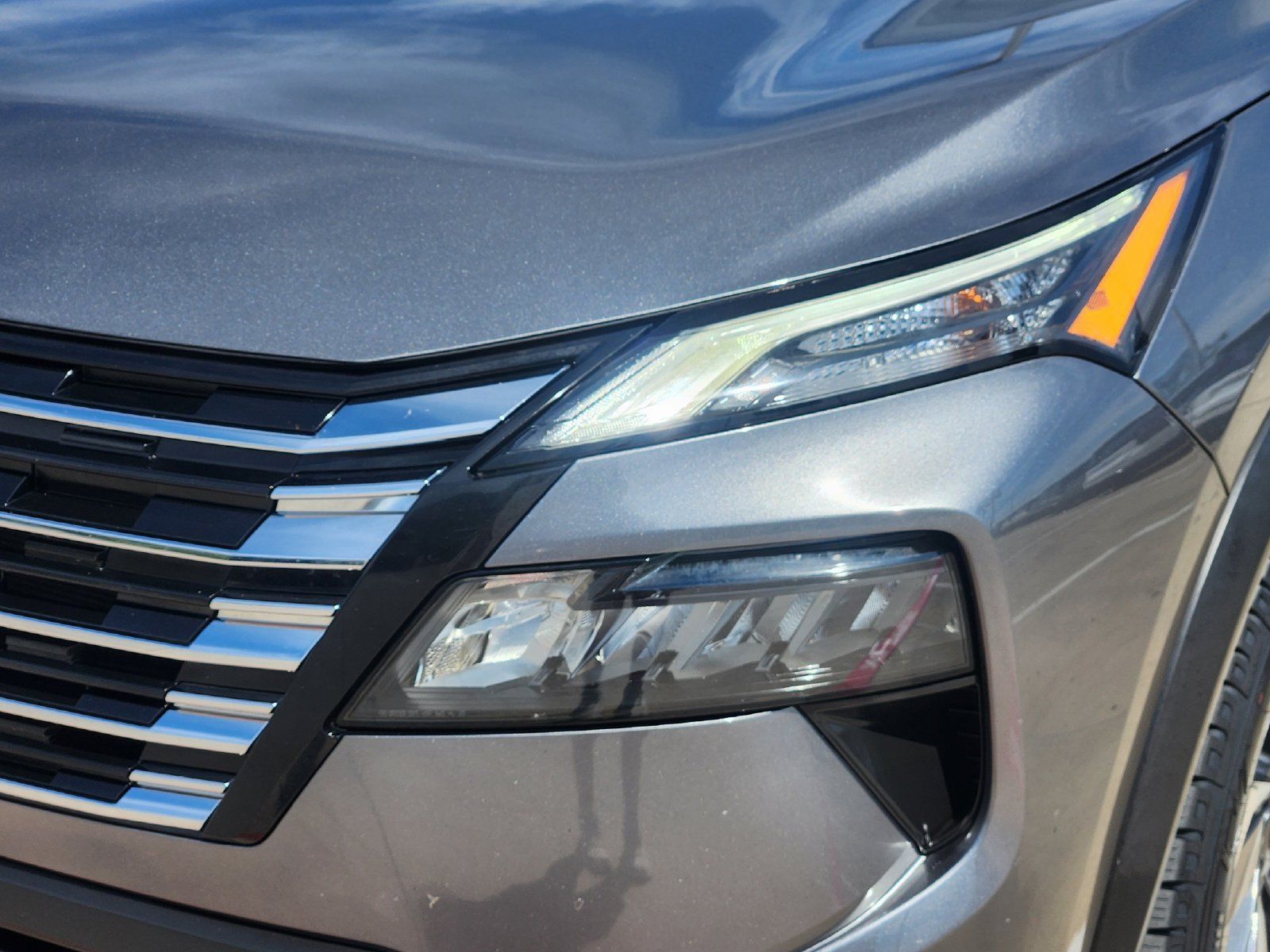 Used 2024 Nissan Rogue SV FWD image 9