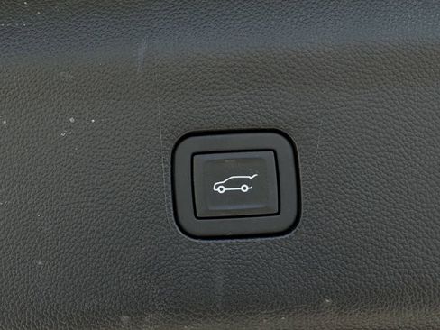 Used 2024 Buick Enclave Essence w/ Sport Touring Edition image 34