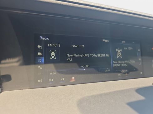 Used 2018 Lexus LC 500 Coupe w/ Performance Package RWD image 19