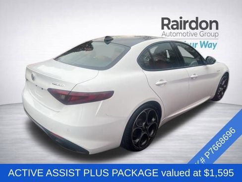 Used 2023 Alfa Romeo Giulia Veloce image 4