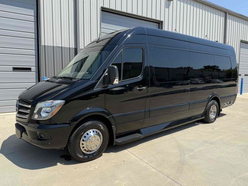 Used 2017 Mercedes-Benz Sprinter 3500 image 64