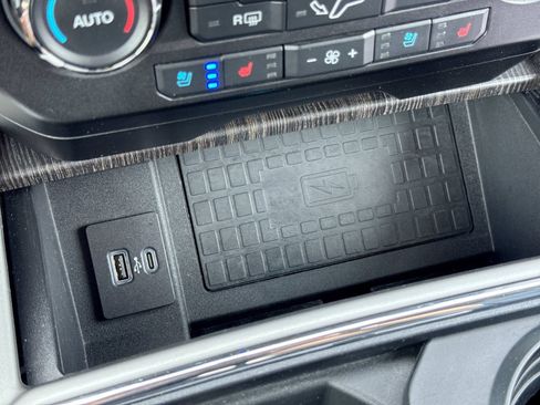 Used 2020 Ford F250 Lariat w/ Lariat Ultimate Package AWD/4WD image 38