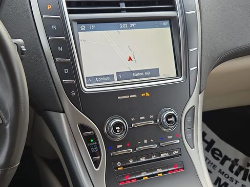 Used 2020 Lincoln Nautilus Premier w/ Equipment Group 101A image 11