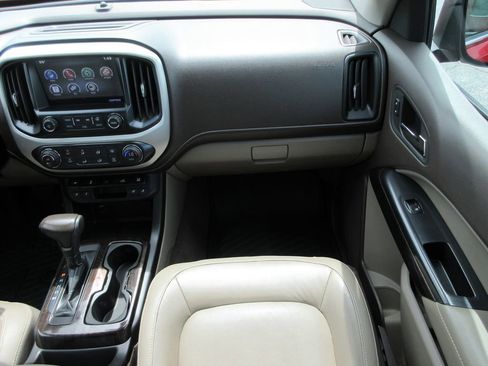 Used 2015 GMC Canyon SLT w/ Driver Alert Package image 19