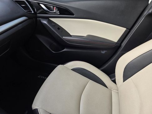 Used 2016 MAZDA MAZDA3 s Grand Touring FWD image 32