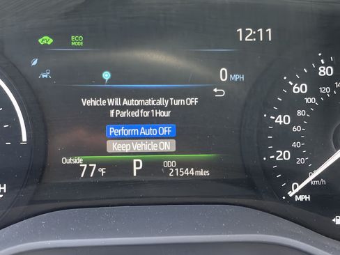 Certified 2025 Toyota Sienna LE FWD image 8