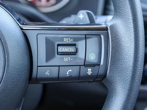 Used 2023 Nissan Rogue SV FWD image 22