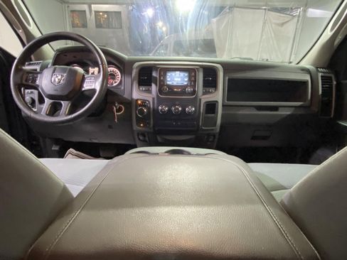 Used 2017 RAM 1500 Express AWD/4WD image 12