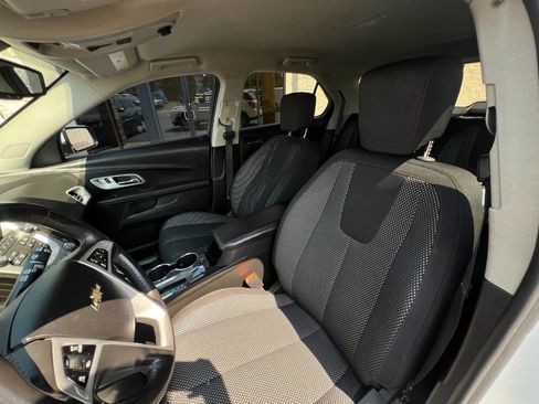 Used 2017 Chevrolet Equinox LT w/ Convenience Package image 9