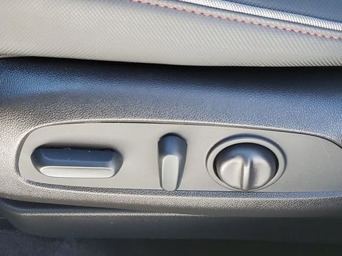 Used 2023 Chevrolet TrailBlazer RS w/ Sun and Liftgate Package image 9