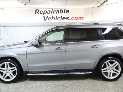 Used 2016 Mercedes-Benz GL 550 4MATIC image 1