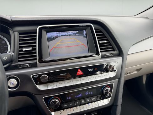 Used 2019 Hyundai Sonata SEL w/ Tech Package 02 FWD image 12