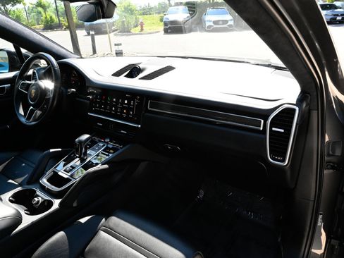 Used 2023 Porsche Cayenne GTS AWD/4WD image 58