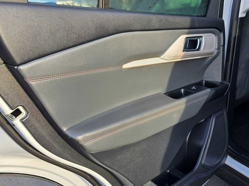 Used 2025 Ford Explorer Active image 15