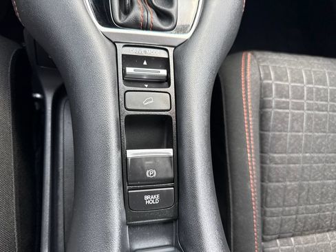Certified 2025 Honda HR-V Sport image 27