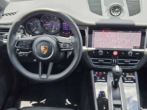 Certified 2026 Porsche Macan AWD/4WD image 25