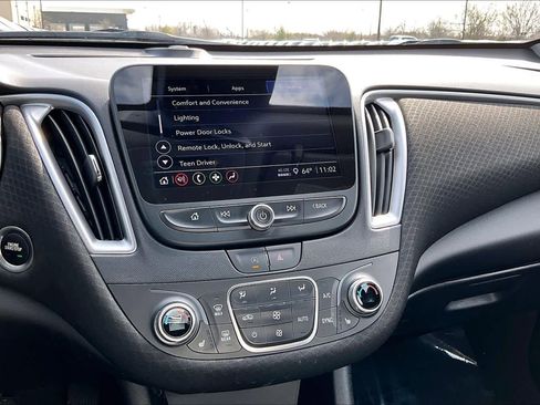 Used 2025 Chevrolet Malibu LT image 36