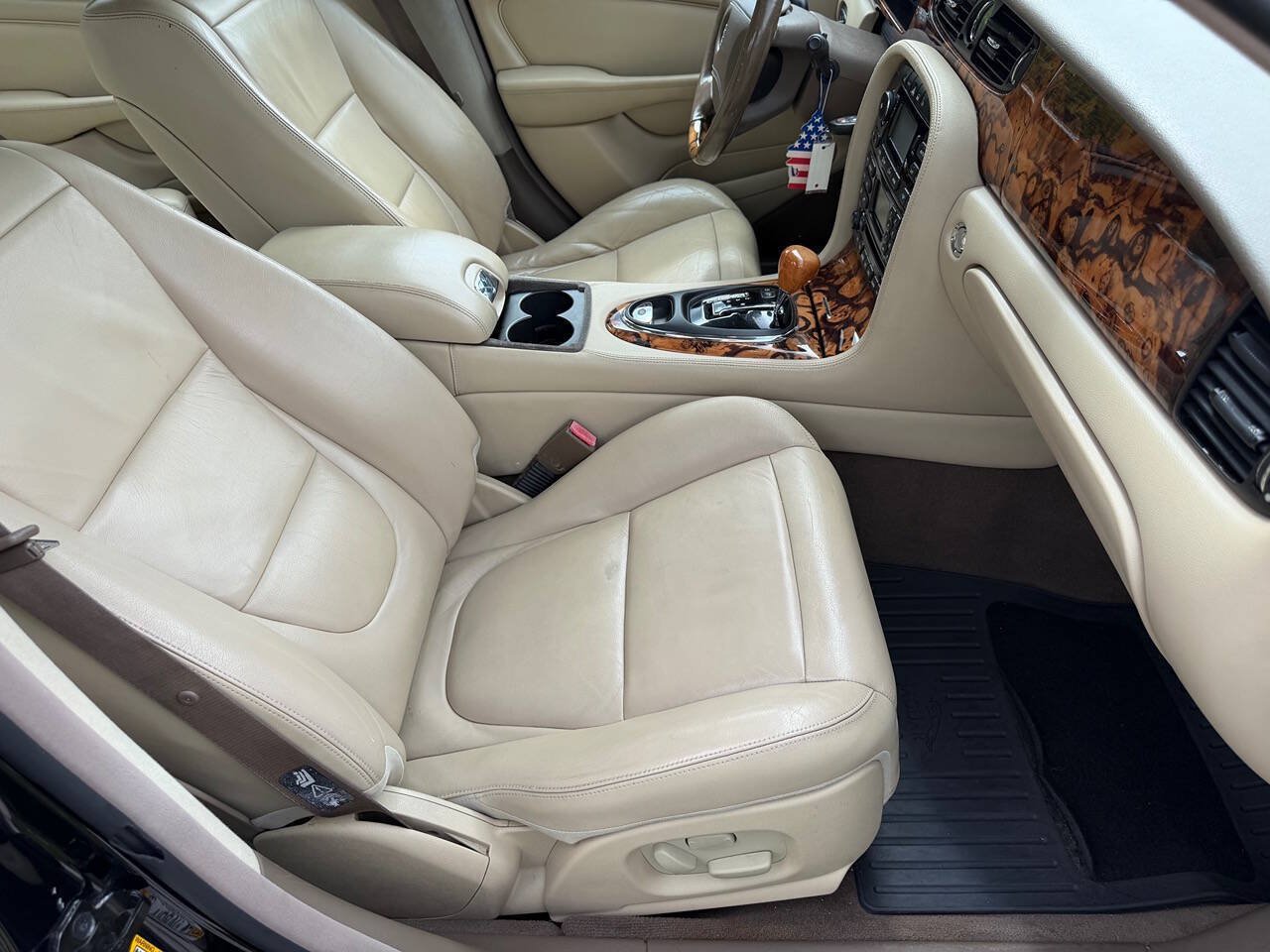 Used 2005 Jaguar XJ8 RWD image 19