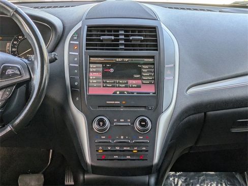 Used 2015 Lincoln MKC FWD image 18