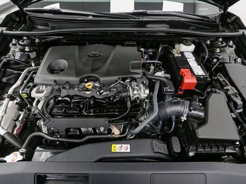 Used 2024 Toyota Camry SE image 13