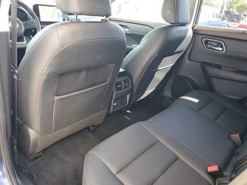 Used 2021 Nissan Rogue SL w/ Premium Package image 33