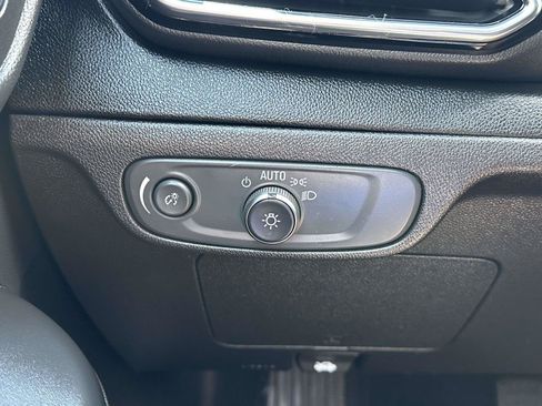 Used 2023 Chevrolet Bolt EUV LT w/ Convenience Package FWD image 21
