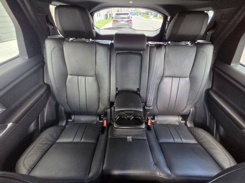 Used 2018 Land Rover Discovery Sport SE AWD/4WD image 34