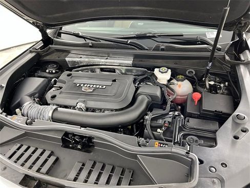 Certified 2024 Cadillac XT4 Luxury w/ Cold Weather Package image 30