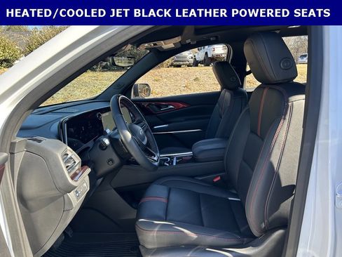 Used 2025 Chevrolet Traverse RS w/ LPO, Floor Liner Package image 6