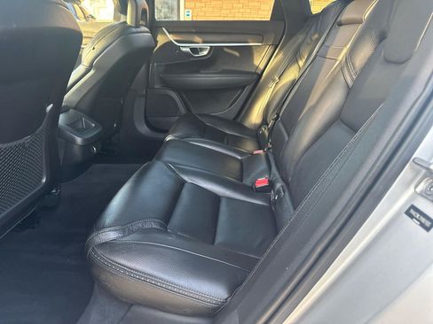 Used 2017 Volvo V90 T6 Cross Country image 37
