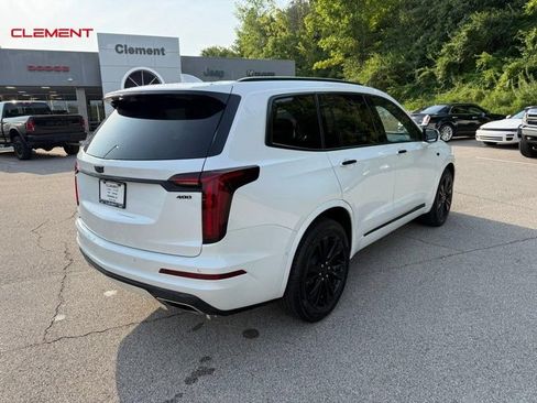 Used 2023 Cadillac XT6 Premium Luxury w/ Technology Package AWD/4WD image 9
