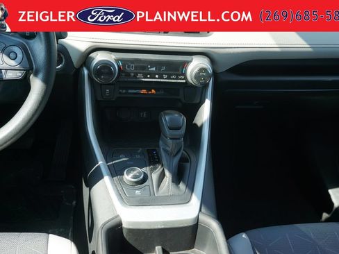 Used 2024 Toyota RAV4 XLE AWD/4WD image 15