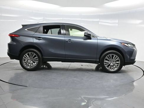 Used 2022 Toyota Venza XLE AWD/4WD image 60