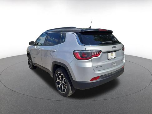 Used 2025 Jeep Compass Limited AWD/4WD image 4