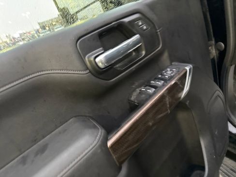 Used 2020 Chevrolet Silverado 2500 LT w/ Convenience Package image 12