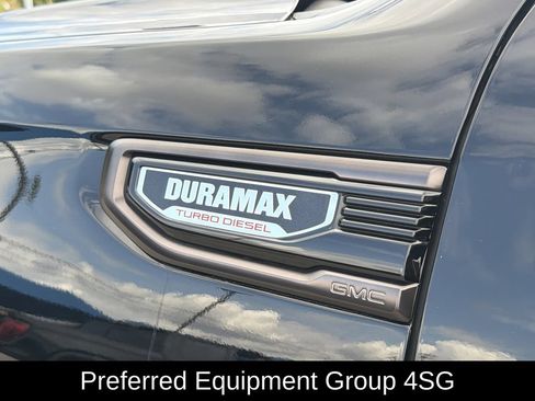 Used 2025 GMC Sierra 1500 AT4X AWD/4WD image 4