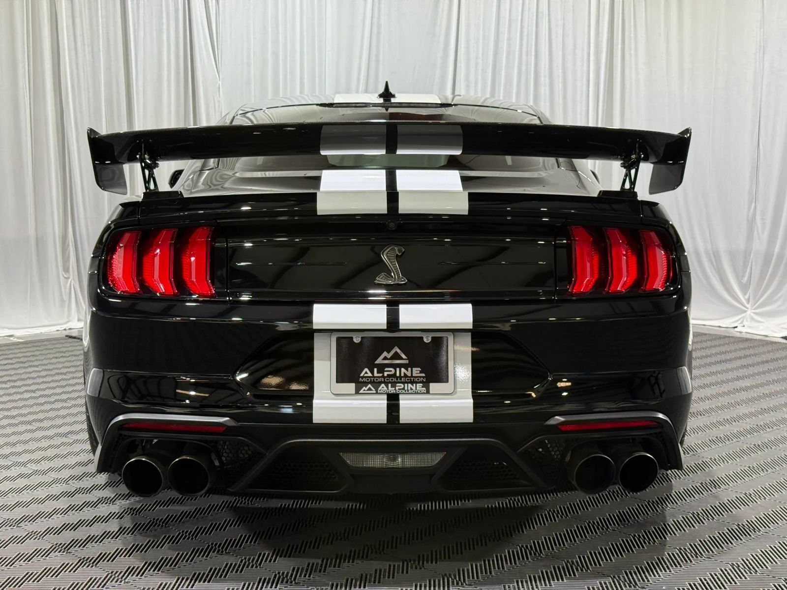 Used 2022 Ford Mustang Shelby GT500 w/ Carbon Fiber Track Pack RWD image 7