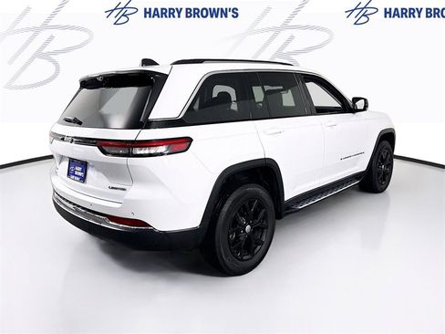 Used 2022 Jeep Grand Cherokee Limited w/ Luxury Tech Group II image 32