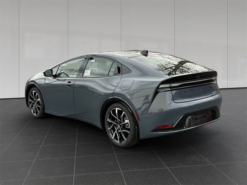 New 2026 Toyota Prius Plug-In Hybrid image 3